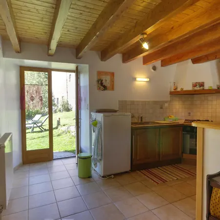 Gospodarstwo wiejskie De Charme Avec Cheminee, Wifi Inclus - Fr-1-496-96 *